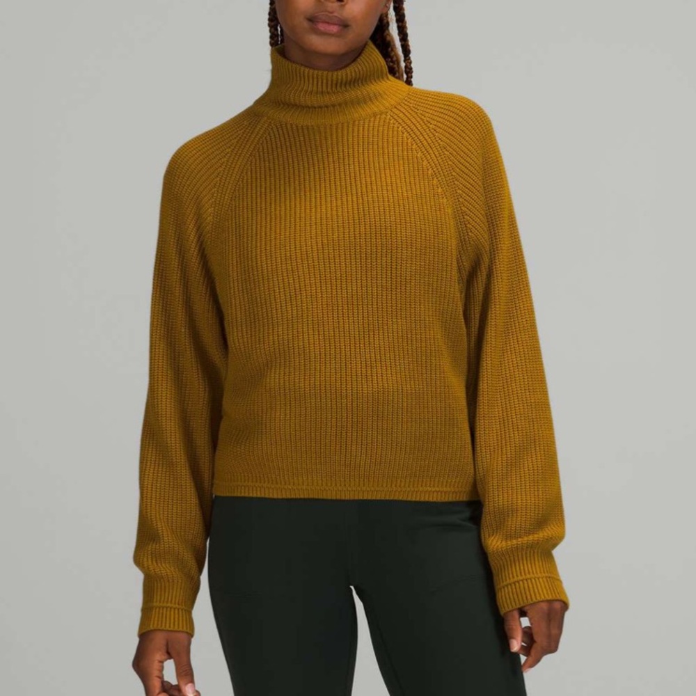 Lululemon Ribbed Turtleneck Sweater (Gold Spice) - Sz 6